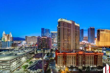 Mgm Signature-15-717 F1 Track & Strip View Balcony Las Vegas Exterior foto