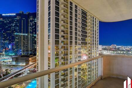 Mgm Signature-15-717 F1 Track & Strip View Balcony Las Vegas Exterior foto