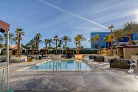 Mgm Signature-15-717 F1 Track & Strip View Balcony Las Vegas Exterior foto
