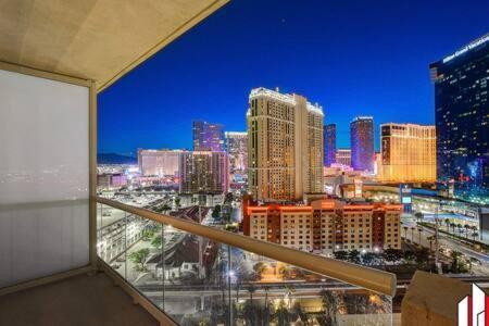 Mgm Signature-15-717 F1 Track & Strip View Balcony Las Vegas Exterior foto