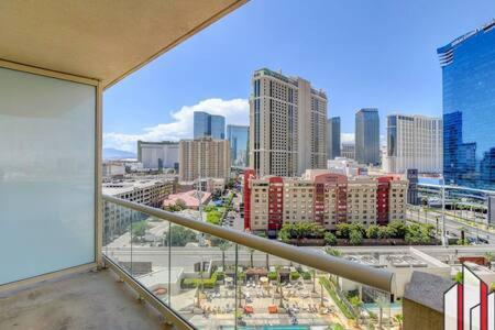 Mgm Signature-15-717 F1 Track & Strip View Balcony Las Vegas Exterior foto