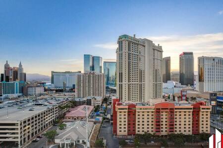 Mgm Signature-15-717 F1 Track & Strip View Balcony Las Vegas Exterior foto